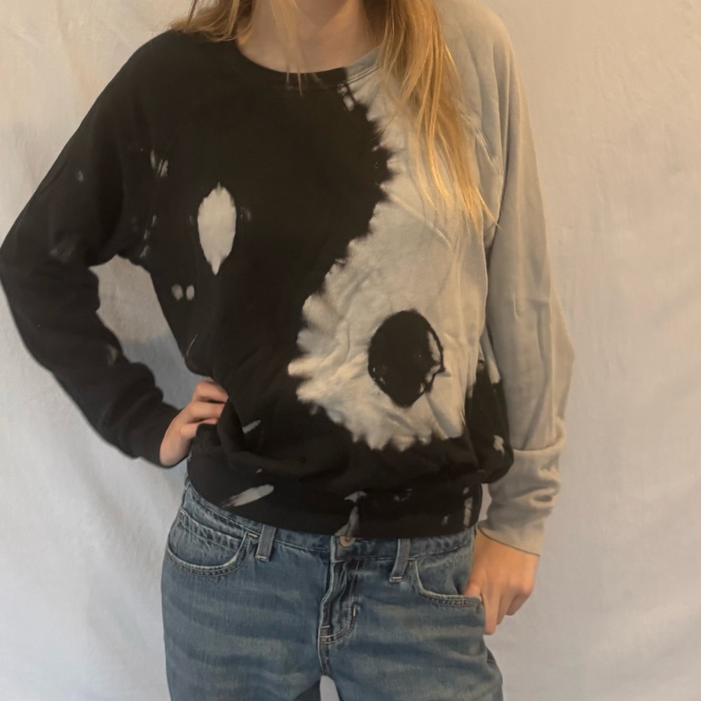 Black and Gray Ying Yang Tie-Dye Sweatshirt